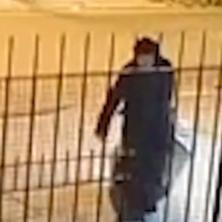 STRAVIČNE SCENE ISPRED CRKVE! Monahinja vuče kofer sa telom druge monahinje - policija pokrenula istragu, ono što je otkriveno šokiralo sve (VIDEO) 