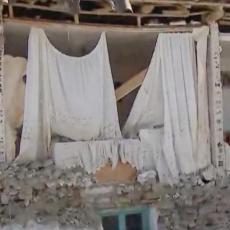 STRAVIČNI PRIZORI IZ GRČKE NAKON ZEMLJOTRESA: Ljudi na ulicama, objekti uništeni, crkva samo što se ne sruši (FOTO/VIDEO)