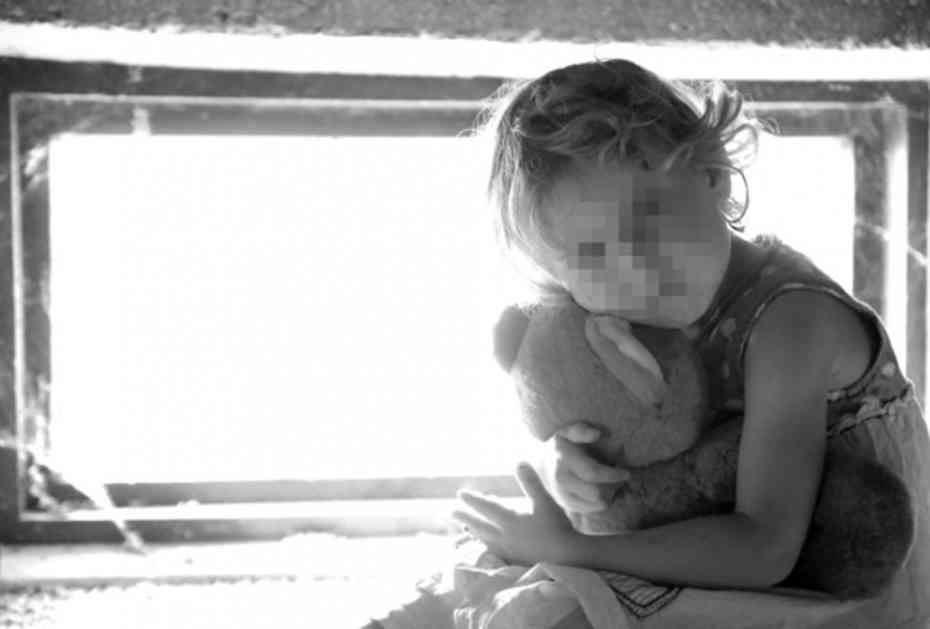 STRAVIČNO! ŽENA MONSTRUM: Nemica kupila iračku devojčicu (5), i držala je kao roba i ostavila zavezanu lancem na suncu da umre u mukama!