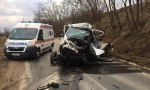 SUDAR AUTO-ŠLEPA I AUTOBUSA: Jedna osoba poginula, 13 povređeno (FOTO)