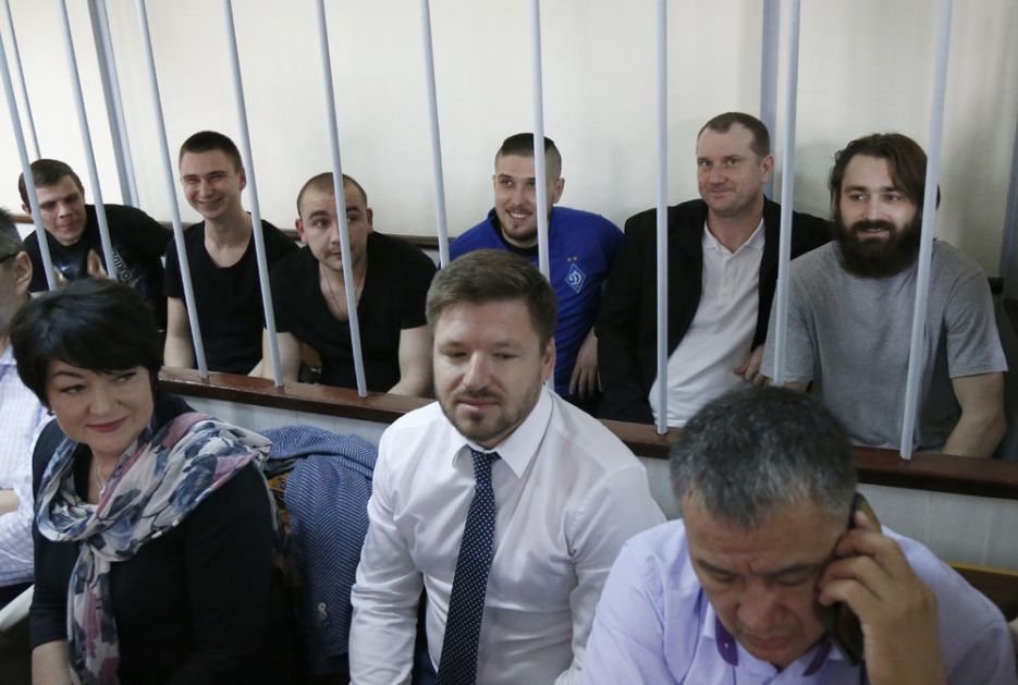 SUĐENJE ZA INCIDENT U KERČKOM MOREUZU: Šestorici ukrajinskih mornara produžen pritvor