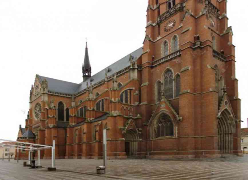 ŠVAJCARSKI SVATOVI OGORČILI OSIJEČANE: Posle onoga što su uradili ispred katedrale, grad menja propise