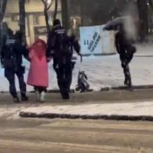 SVAKA ČAST MOMCI, RISPEKT: Policajci ovim gestom večeras oduševili Beograđane (VIDEO) 