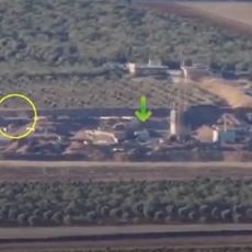 SVE LETI U VAZDUH, KURDI RAZBIJAJU TURKE: Oslobodilačke snage Afrina (ALF) objavile snimak napada na vojnu bazu (VIDEO)