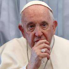 SVE OČI UPRTE U RIM: Papa primljen u bolnicu, čeka ga ozbiljna operacija