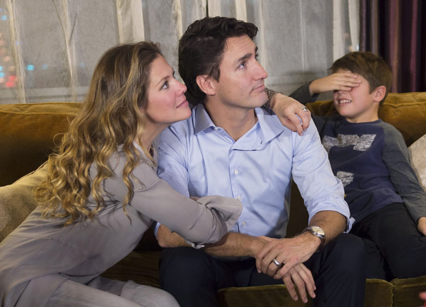 SVE ŽENE LUDE ZA NJIM: Kanadski premijer ponovo golica maštu, ali to više nema veze sa njegovim očima (FOTO)