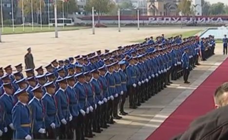 SVEČANOST ISPRED PALATE SRBIJA: Uz crveni tepih, gardu i himnu dočekan slovenački premijer Cerar