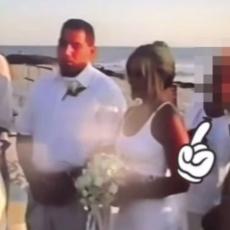SVEKRVA IZ PAKLA Na venčanju pokušala da izgura mladu, ali to NIJE ONO NAJGORE! I sveštenik morao da reaguje! (VIDEO)