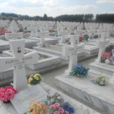 SVETIONIK REPUBLIKE SRPSKE - VEČNA KUĆA 1.200 OBILIĆA : Vojničko groblje na Romaniji (FOTO)