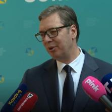 SVI HOĆE DA RADIKALIZUJU, VEROVATNO ĆE DA POSTANU NINDŽE U MEĐUVREMENU Vučić: To da ne radite, a da dobijete pare, neće da se desi