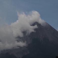 SVI IŠČEKUJU NOVO PODRHTAVANJE! Erupcija ovog Vulkana čeka se bezmalo 900 godina - upozorenje meteoroloških službi (VIDEO)