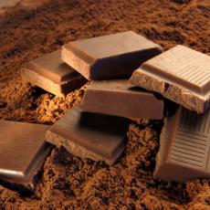 SVI JE IZBEGAVAJU ZBOG KILOGRAMA, a nisu znali da je čokolada LEKOVITA: Evo u čemu pomaže