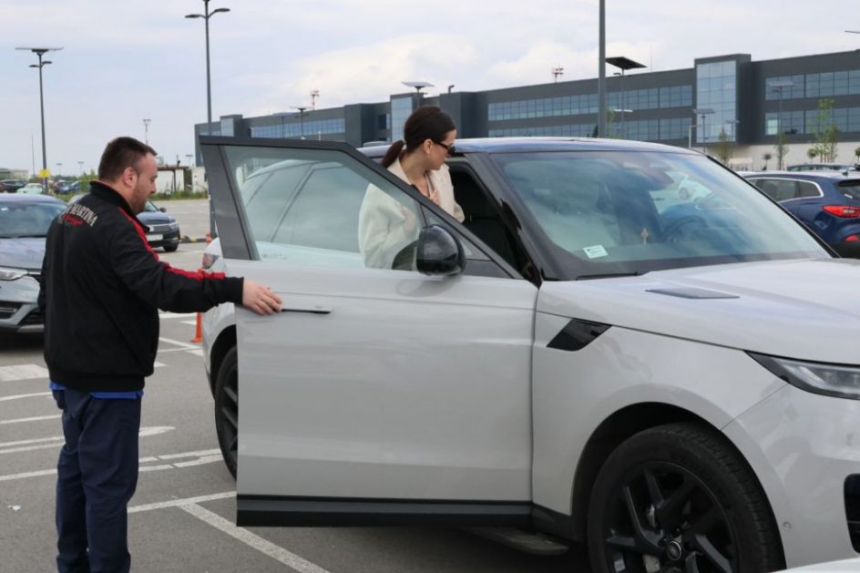 Sa aerodroma pravo u novog Range Rovera: Milica Pavlović se počastila novom mašinom
