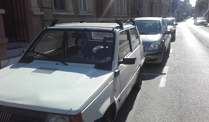 Sa novosadskih parkinga godišnje se odnese 200 napuštenih automobila
