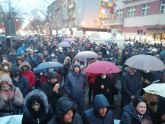 Hiljade ljudi u Šapcu  protest protiv prebijanja bageriste; građani izašli na ulice VIDEO/FOTO