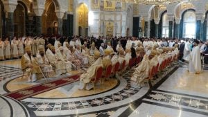 Sabor SPC u atmosferi nezadovoljstva: Svetosavski hram skoro prazan na liturgiji