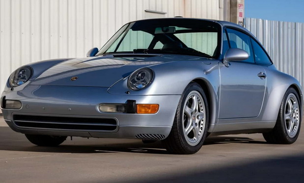 Sajnfeldov 1996 Porsche 911 Carrera Targa prodat za 164.000 dolara