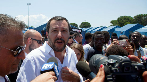 Salvini grupu spasenih migranata uporedio s kriminalcima