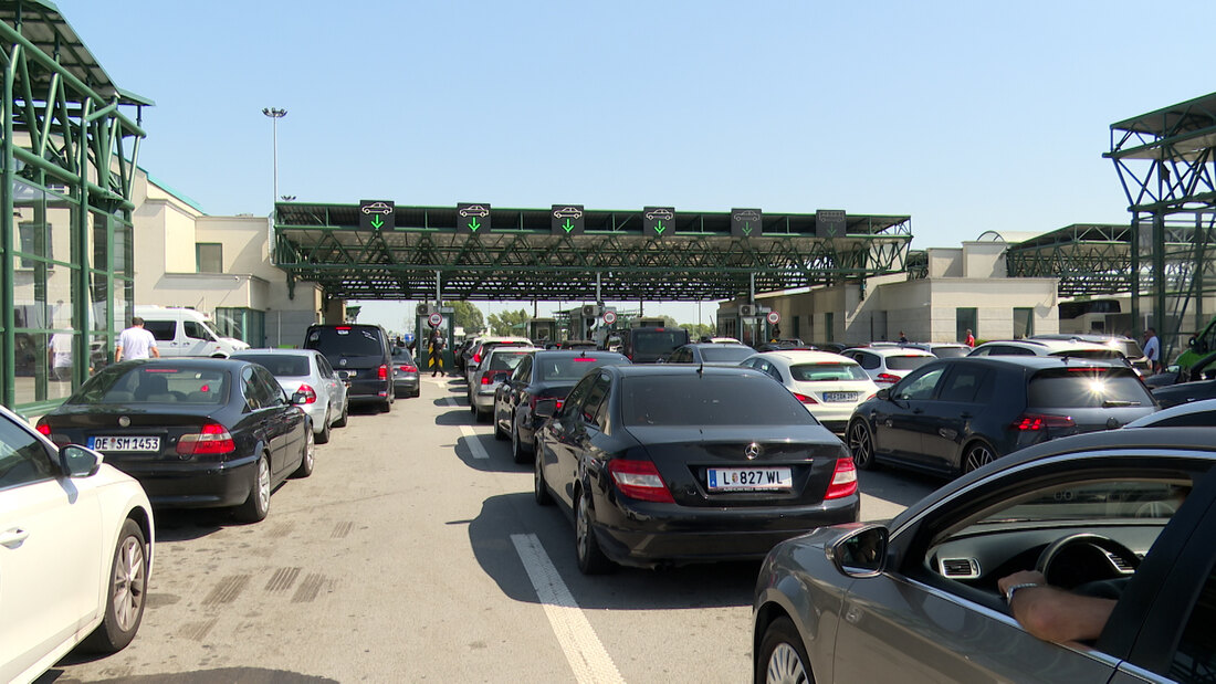 Saobraćaj pojačanog intenziteta na autoputevima i prelazima ka Mađarskoj i Hrvatskoj