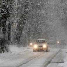 Saobraćaj u Srbiji u pravim zimskim uslovima: SNEG USPORAVA KRETANJE