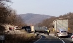Saobraćajna nesreća u Gamzigradskoj Banji: Sudarili se kamion i putnički automobil (FOTO)