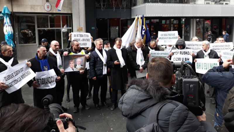 Sarajevo: Protest zbog posjete predsjednice Hrvatske