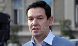 Šarović: Vučić je kukavica, zbog toga je povukao zakone