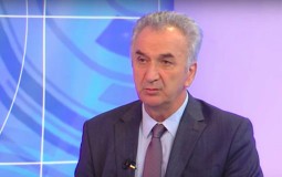 
					Šarović pozvao Savet ministara BiH da prihvati mali Šengen 
					
									