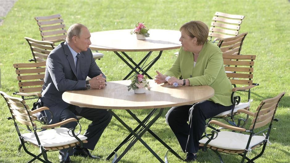 Sastali se Putin i Merkel, teme - Sirija, Ukrajina, Iran...