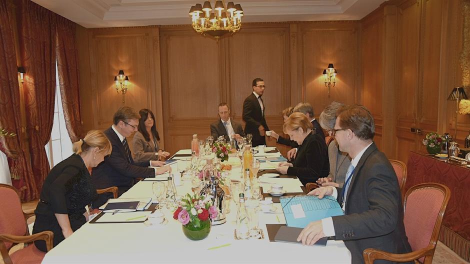 Sastanak Vučića i Merkel - teme Kosovo, ekonomska saradnja