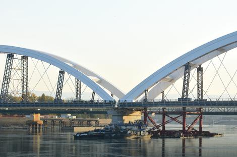 Sastavljen Žeželjev most na Dunavu kod Novog Sada