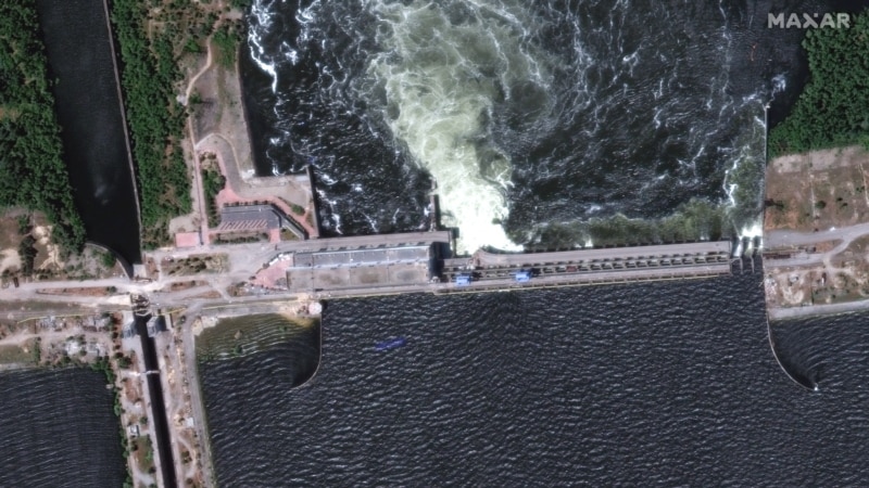 Satelitski snimci prije i poslije uništenja ukrajinske brane