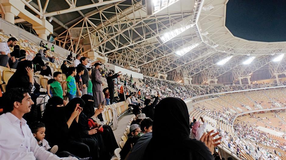 Saudijke prvi put na fudbalskim stadionima