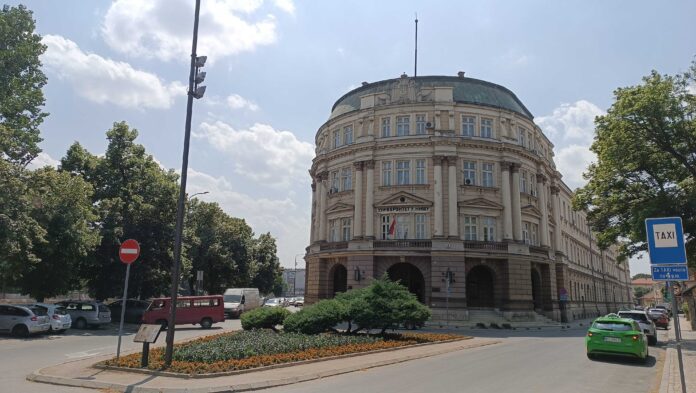 Savet Univerziteta dobio nove članove – razrešeni predsednik niške opštine i članice SNS-a