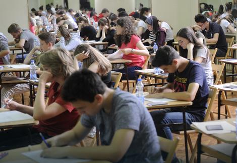 Savez mađarskih učenika Vojvodine najavio žalbu zbog prijemnih ispita