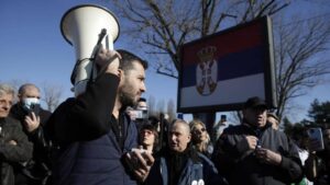 Savo Manojlović upao u opštinu Novi Beograd jer opština ne da overivače (VIDEO)
