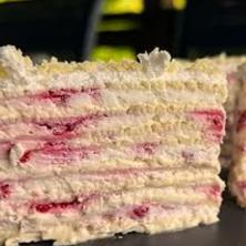 Savršen LETNJI DESERT pun voća i krema: SLADOLED torta bez pečenja i kuvanja, gotova za 30 minuta i spremna za serviranje odmah