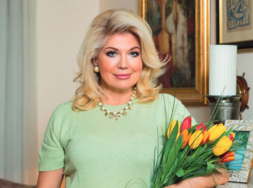 Scenu zamenila baštom: Ovako izgleda Suzana Mančić kad zasuče rukave (FOTO)