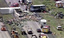 Sedam mrtvih u sudaru autobusa i kamiona s prikolicom u Novom Meksiku