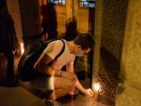 Sedmi dan protesta u Nišu - ispred suda zapaljene sveće pravdi koja je umrla