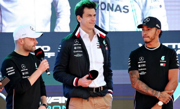 Šef ekipe Mercedesa Toto Volf postao vlasnik dela Aston Martina
