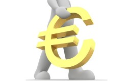
					Šef francuske centralne banke: Predlog Le Pen za napuštanje evra koštao bi milijarde 
					
									