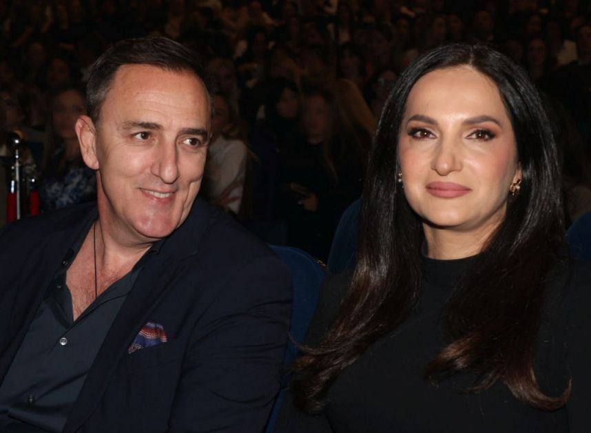 Sergej Ćetković sa ženom na koncertu Emine Jahović: Kristina Ćetković ukrala šou kreacijom sa perjem FOTO