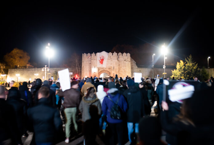Šetnjom i tišinom niški studenti 1. januara obeležavaju 14 meseci od tragedije u Novom Sadu