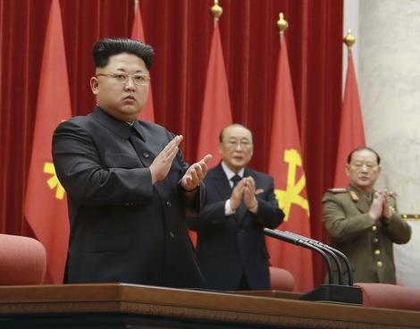 Severna Koreja: Kim je nadgledao lansiranje balističke rakete