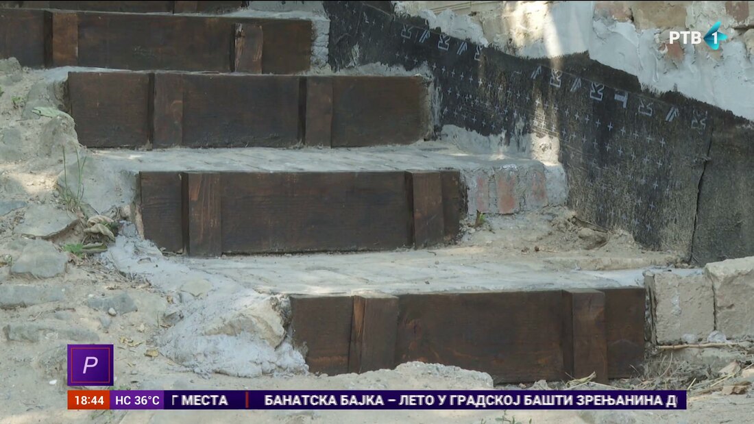 Sigurnim koracima kroz sokačić Sremskih Karlovaca