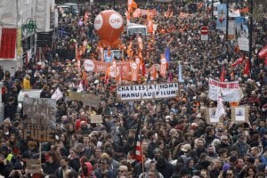Sindikati: U Francuskoj oko 300.000 demonstranata za praznik rada