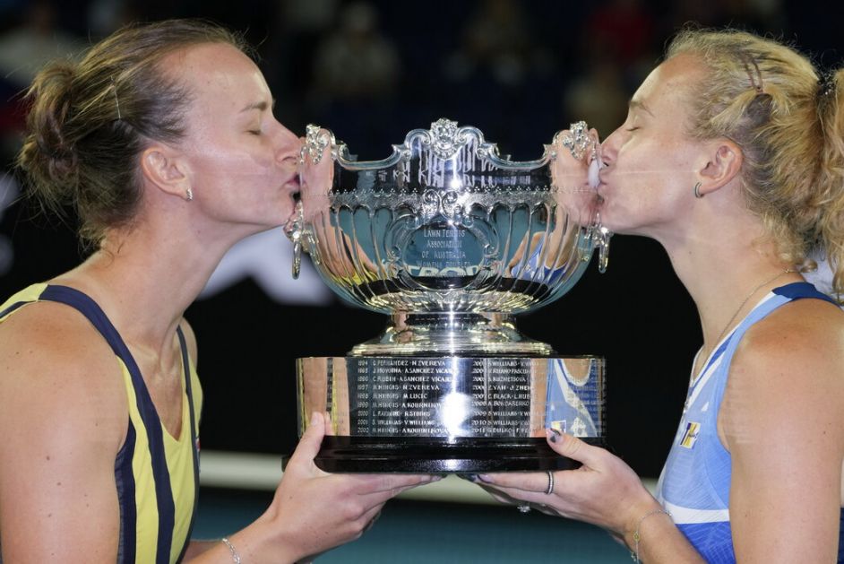 Sinijakova i Krejčikova odbranile titulu u dublu na Australijan openu
