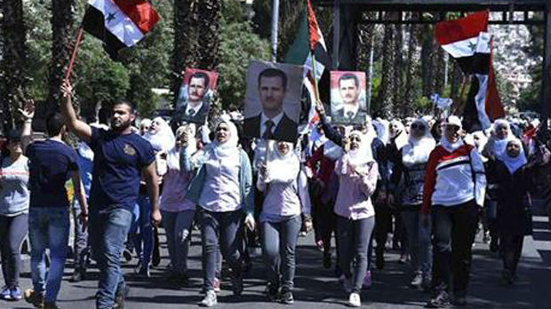 Sirijci slave u centru Damaska 