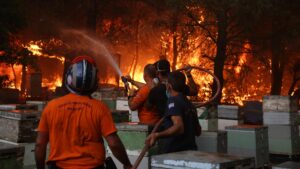 Širom Grčke gori čak 78 požara, Atina prekrivena dimom i pepelom